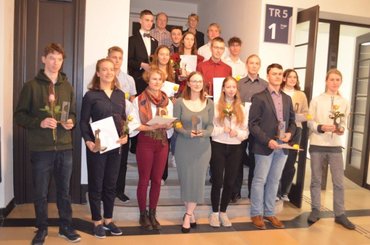 17 Schülerinnen und Schüler aus Sachsen erhalten Dr. Hans Riegel-Fachpreis für ihre Forschungsarbeiten in MINT-Fächern