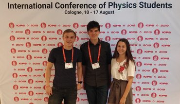 Stipendiaten bei internationalem Physik-Kongress